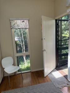 Fotografie z fotogalerie ubytování Sassafras Treehouse Private home in the Dandenong Ranges, Victoria v destinaci Sassafras