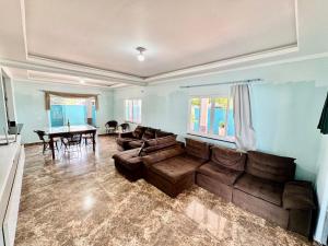 Χώρος καθιστικού στο Casa com piscina e ar condicionado