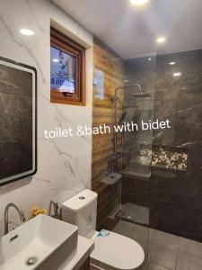 Koupelna v ubytování Summerville Hotel and Resort + 21 fotografií