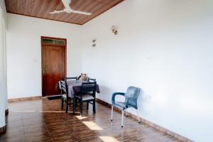 Posezení v ubytování Suwani Pinnawala Homestay