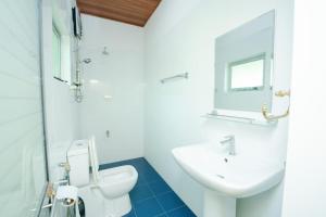 Koupelna v ubytování Suwani Pinnawala Homestay