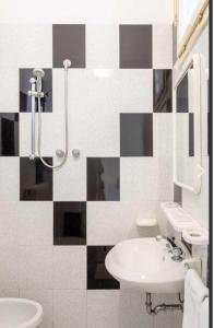 Koupelna v ubytování Hotel Rosalba san mauro mare