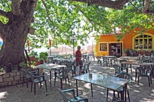 A restaurant or other place to eat at Grand Hotel Dentro