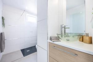 Gallery image of Luxury 1 min Beach with Sea View, Wifi, AC, SmartTV in Praia da Rocha