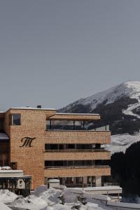 Nespecifikovaný výhled na hory nebo výhled na hory při pohledu z hotelu