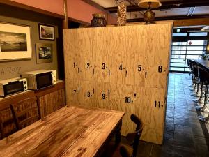 A cozinha ou kitchenette de DJANGO Hostel & Lounge