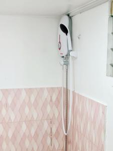 Ένα μπάνιο στο Calapan Transient Budget House Acacia L64