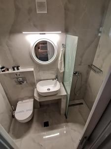 Phòng tắm tại La Maison de Christine -Adults Only +20 ảnh
