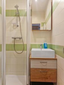A bathroom at CityApt Wolfik Stockerau
