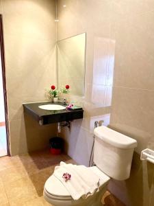 Koupelna v ubytování Chang Hostel Patong Phuket + 21 fotografií