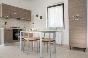 Kuchyň nebo kuchyňský kout v ubytování Podere i Giganti