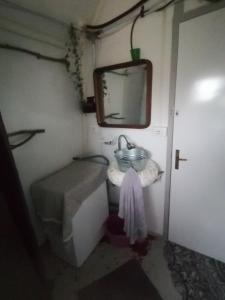 Koupelna v ubytování Il Rustico Bunker