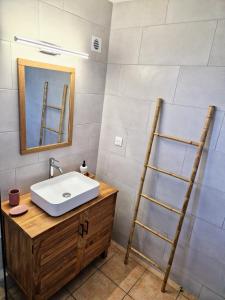 Bilik mandi di Grand T3 - Vue imprenable Océan - Saint-Gilles +17 gambar
