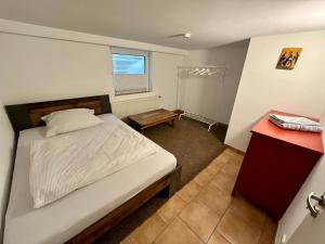 Postel nebo postele na pokoji v ubytování Dein 4-Zimmer Zuhause in Hürth bei Köln