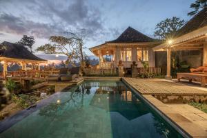 Bazén v ubytování Uma Caming Villa Ubud nebo v jeho okolí