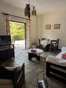Fotografie z fotogalerie ubytování Villa ELANI Chalkidiki near to the sea v destinaci Elani
