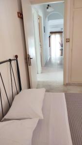 Imagen de la galería de Family House , Amazing Sea View, en Kamarai