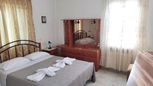 Imagen de la galería de Family House , Amazing Sea View, en Kamarai