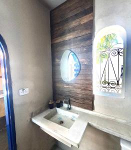 Ένα μπάνιο στο 7 Mares