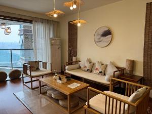 A seating area at 重庆两江云之上江景民宿意