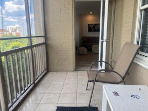 Gallery image of Dwntwn Condo Walk To Americmartaquarium, Sleep 3 in Atlanta