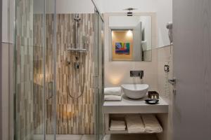 Ένα μπάνιο στο Residenza Suarez +53 φωτογραφίες