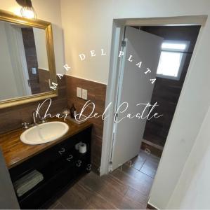 Ένα μπάνιο στο The Loft en Mar Del Castle