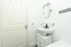 Koupelna v ubytování Elena Apartment