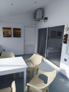 Posezení v ubytování Kalymnos Platy Gialos Mousellis Makis Apartments