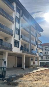 Budova, kde se apartmán nachází + 16 fotografií