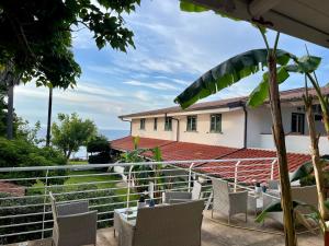 A balcony or terrace at Residence Araba Fenice Tropea