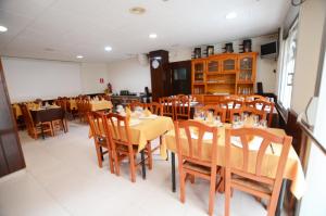 Reštaurácia alebo iné gastronomické zariadenie v ubytovaní Hostal Los Maños