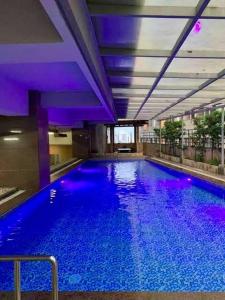 Kolam renang di atau dekat dengan Weni's Place - An Urban Loft Type