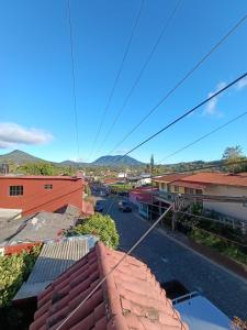 una vista desde el tejado de un edificio en Dinos House, en Concepción de Ataco