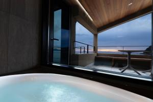 小豆岛Private luxury villa with ocean view Shodoshima的相册照片