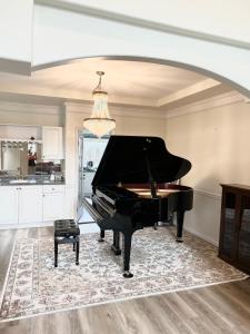 Η κουζίνα ή μικρή κουζίνα στο Master Bedroom with Two Queen Sized Bed +6 φωτογραφίες