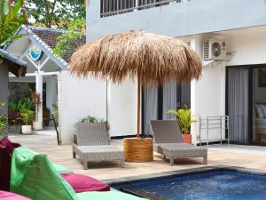 Bazén v ubytování Summer of Surf Hostel Uluwatu nebo v jeho okolí