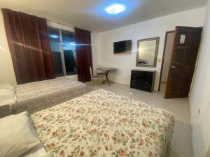 La AuroraにあるHotel Los Proceresのギャラリーの写真