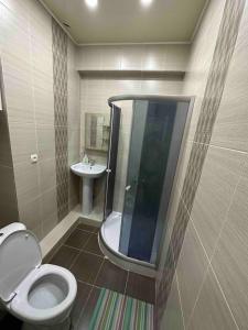 Bilik mandi di Home Away from Home +17 gambar