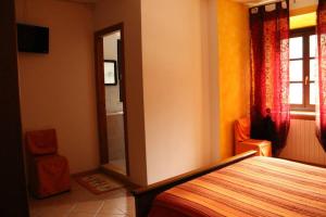 A television and/or entertainment centre at Casa Radiosa