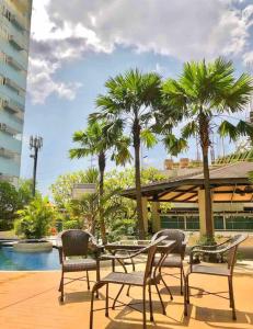 Bazén v ubytování Budget-friendly Condo Near Bgc, Venice #rt34008 nebo v jeho okolí