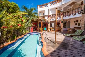 The swimming pool at or close to Pousada Bahia Brasil