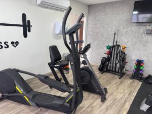 Fitness centrum a/nebo fitness zařízení v ubytování Manaus Hotéis Millenium - suíte espelhada