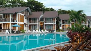 Bazén v ubytování Borneo Divers Mabul Resort nebo v jeho okolí + 37 fotografií