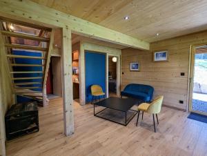 Część wypoczynkowa w obiekcie Chalet l'Appel de la Forêt