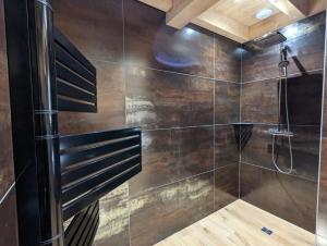 Kúpeľňa v ubytovaní Chalet l'Appel de la Forêt + 37 fotografií
