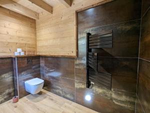 Łazienka w obiekcie Chalet l'Appel de la Forêt