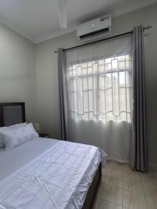 ダル・エス・サラームにあるBlue wave loft master bedroomのギャラリーの写真 +41枚の写真