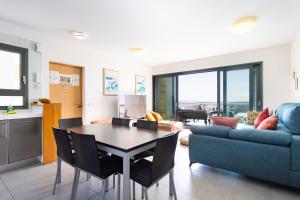 Posezení v ubytování MEDANO Surf Beach Holiday Home by Sunkeyrents