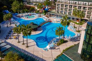 Bazén v ubytování Eldar Resort Hotel nebo v jeho okolí